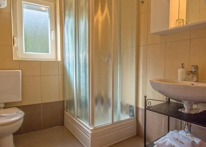 29894 - Lucica Apartment